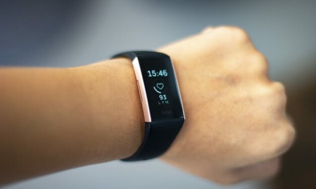 The Intersection of AI and Wearable Tech in Blood Health Monitoring
